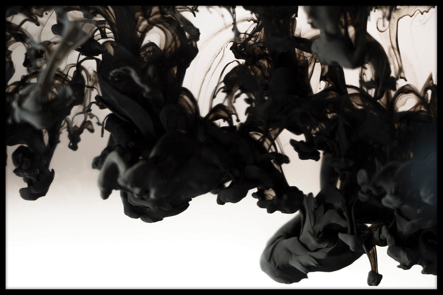 Svart bläck i vatten poster